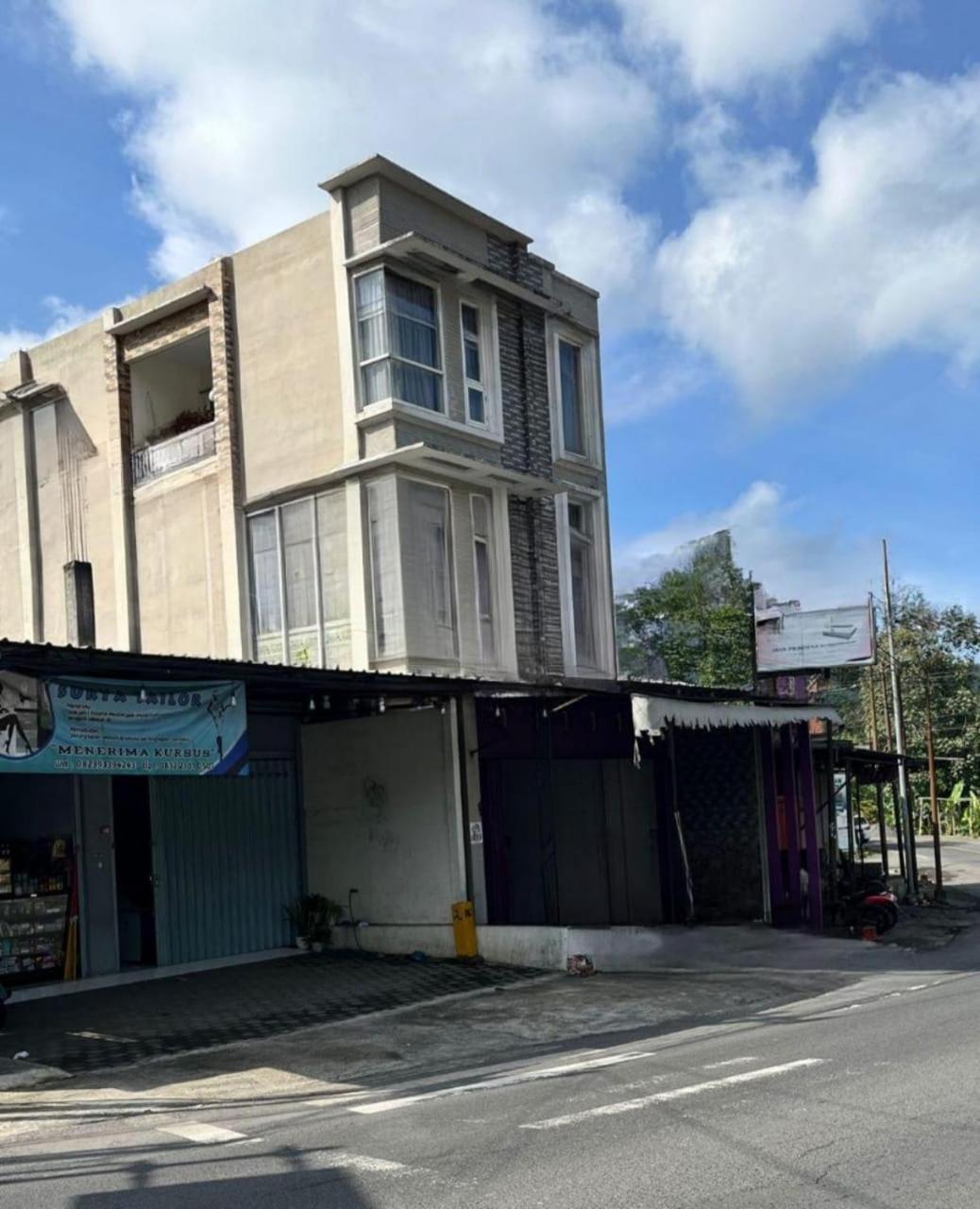 Java Hostel Tumpak Sewu Sidomukti Exterior foto